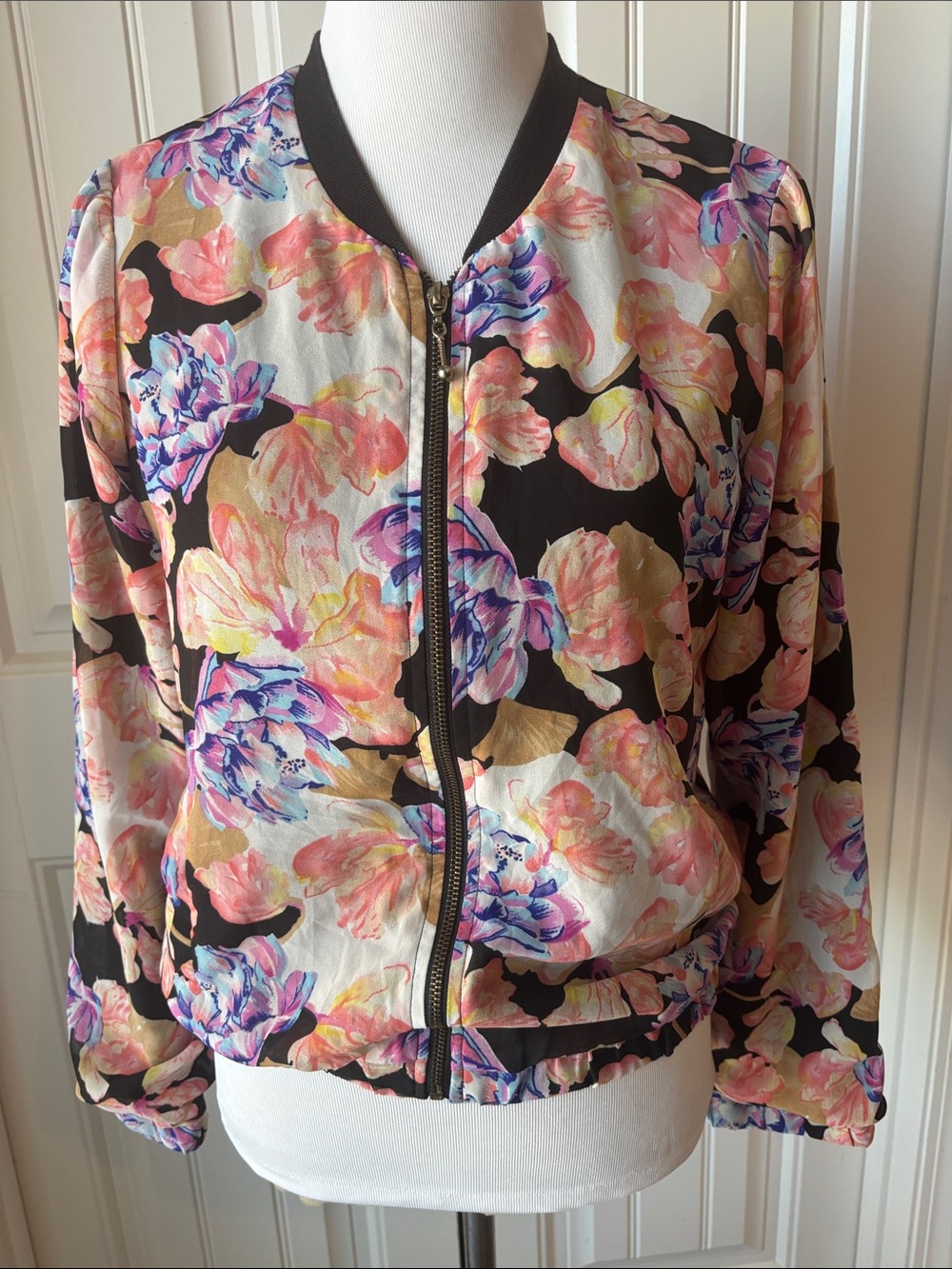 Japna Floral Lightweight Chiffon Zip Up Bomber Jacket Black Pink Medium
